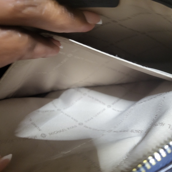 Michael Kors Jet Set Blue Crossbody Bag - Picture 8 of 12